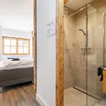 Kaiser 1 2 Apartman *