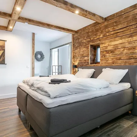 Kaiser 1 2 Apartman *